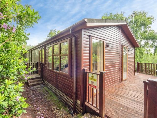 2 bedroom lodge for sale