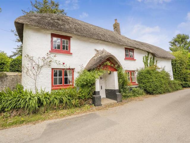 2 bedroom detached house for sale