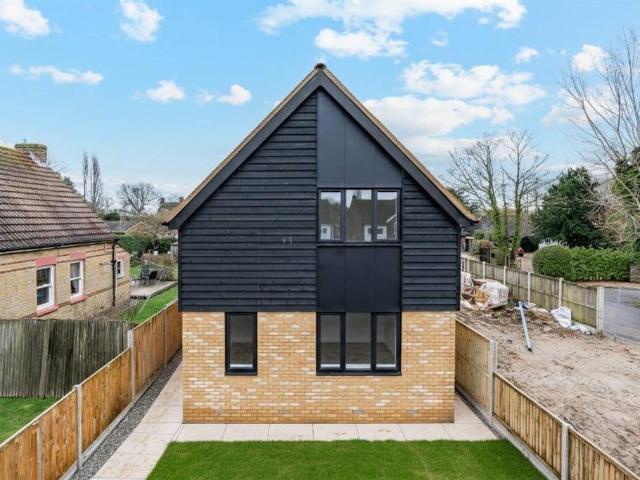 3 bedroom detached house for sale