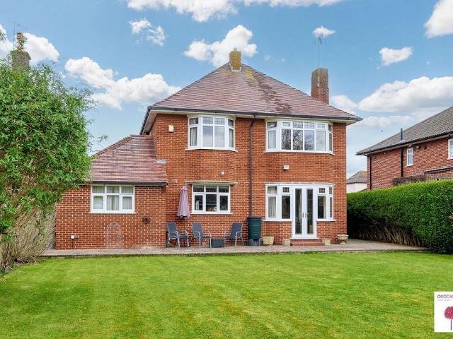 3 bedroom detached house for sale