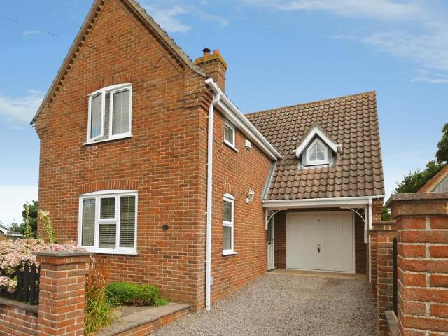 3 bedroom detached house for sale