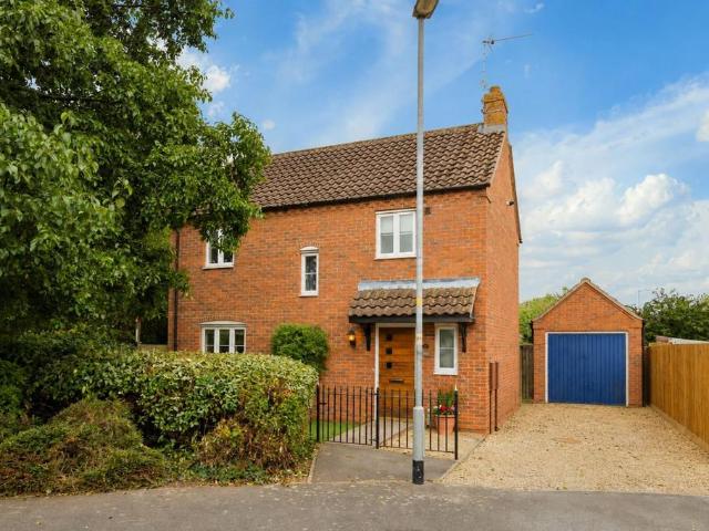 3 bedroom detached house for sale