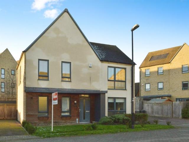 3 bedroom detached house for sale