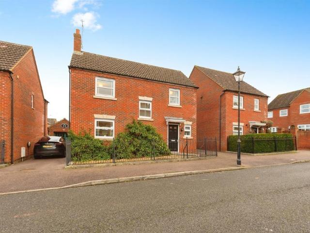 3 bedroom detached house for sale
