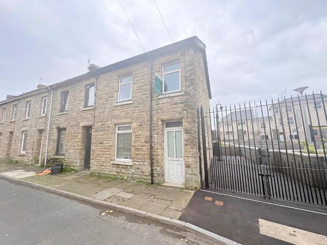 2 bedroom detached house for sale