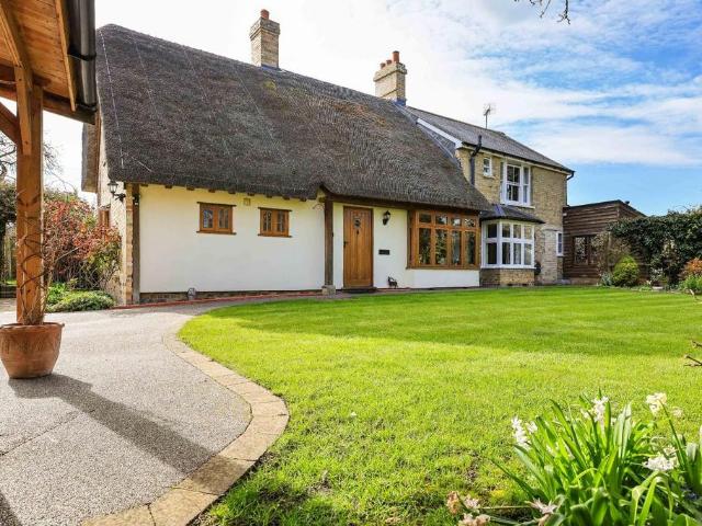 3 bedroom detached house for sale