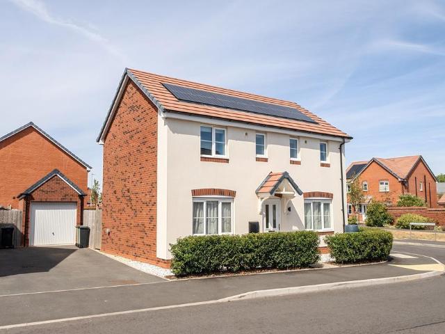 3 bedroom detached house for sale