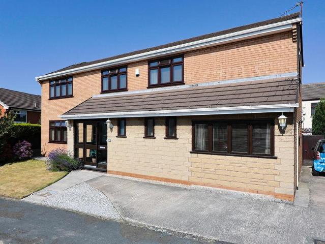 3 bedroom detached house for sale