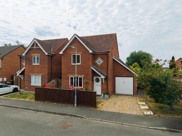 3 bedroom detached house for sale