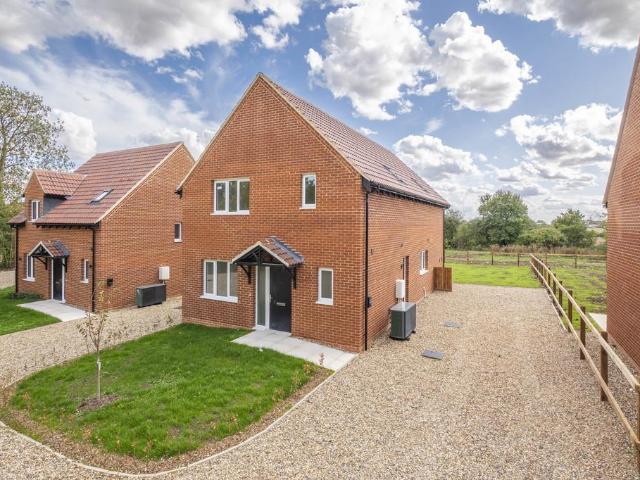 3 bedroom detached house for sale