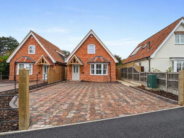 3 bedroom detached house for sale