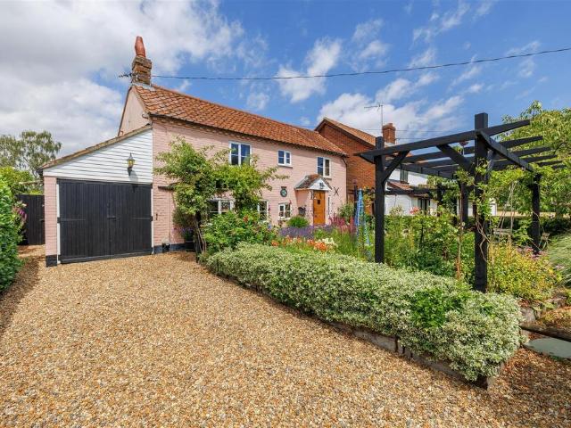 3 bedroom detached house for sale