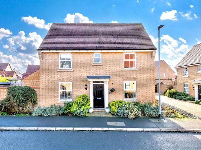 3 bedroom detached house for sale
