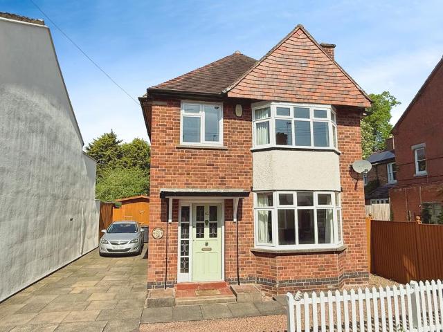 3 bedroom detached house for sale