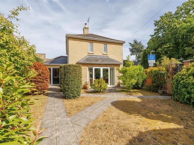 3 bedroom detached house for sale