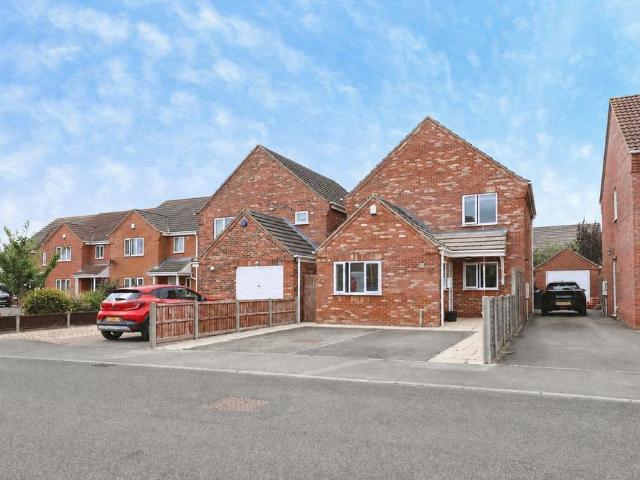 3 bedroom detached house for sale