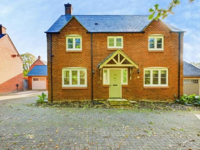 3 bedroom detached house for sale