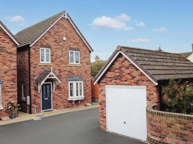 3 bedroom detached house for sale