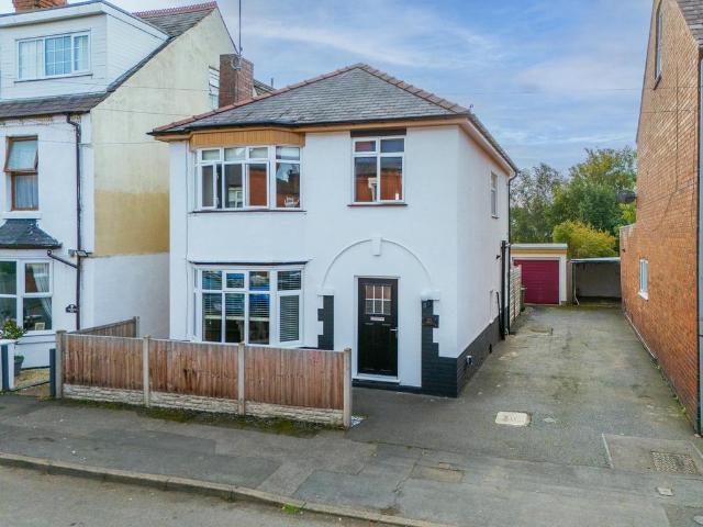 3 bedroom detached house for sale