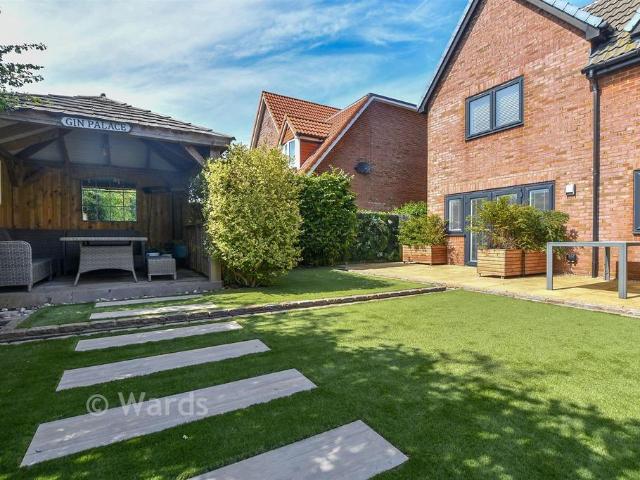 3 bedroom detached house for sale