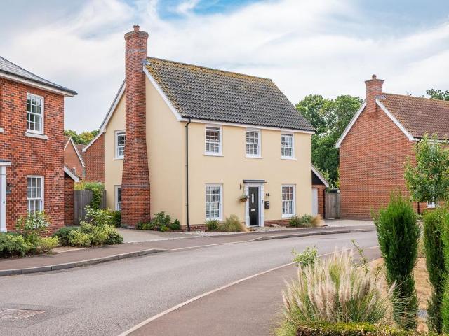3 bedroom detached house for sale
