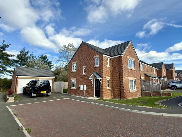 3 bedroom detached house for sale