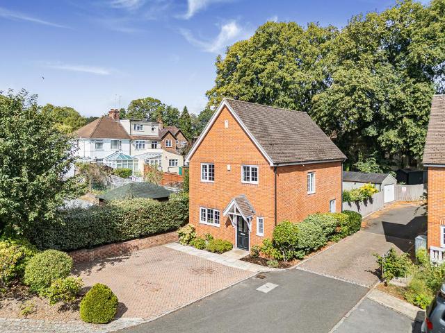 3 bedroom detached house for sale