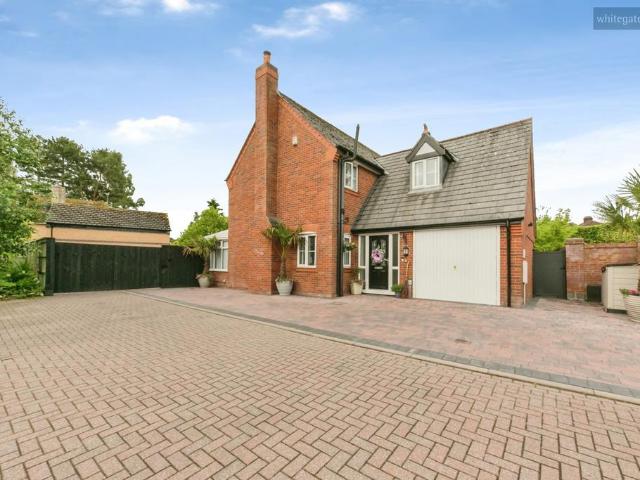 3 bedroom detached house for sale