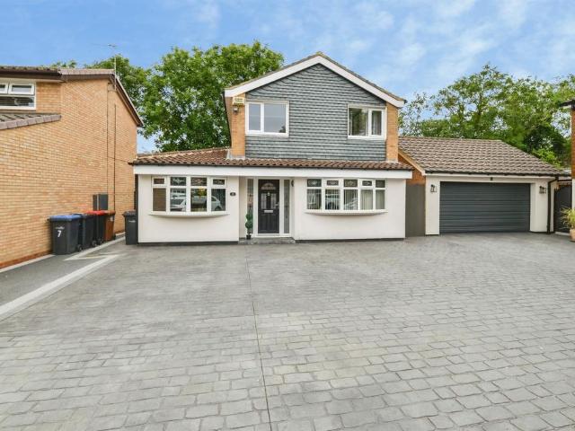 3 bedroom detached house for sale