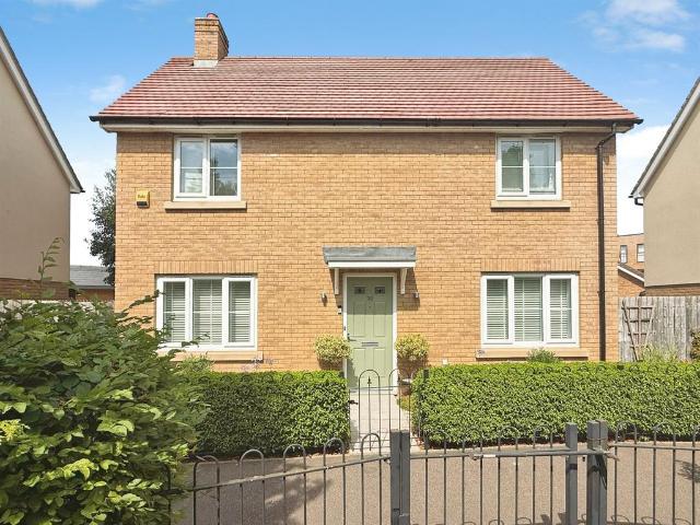 3 bedroom detached house for sale