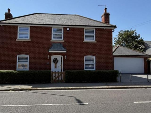 3 bedroom detached house for sale
