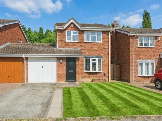 3 bedroom detached house for sale