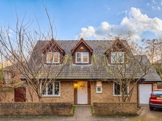 3 bedroom detached house for sale
