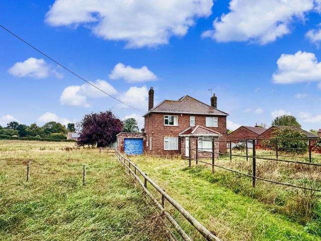 3 bedroom detached house for sale