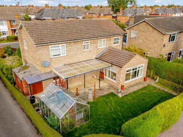 3 bedroom detached house for sale