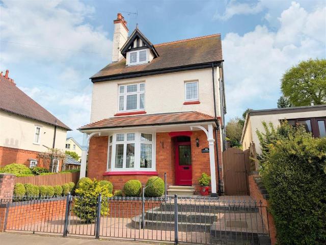 3 bedroom detached house for sale