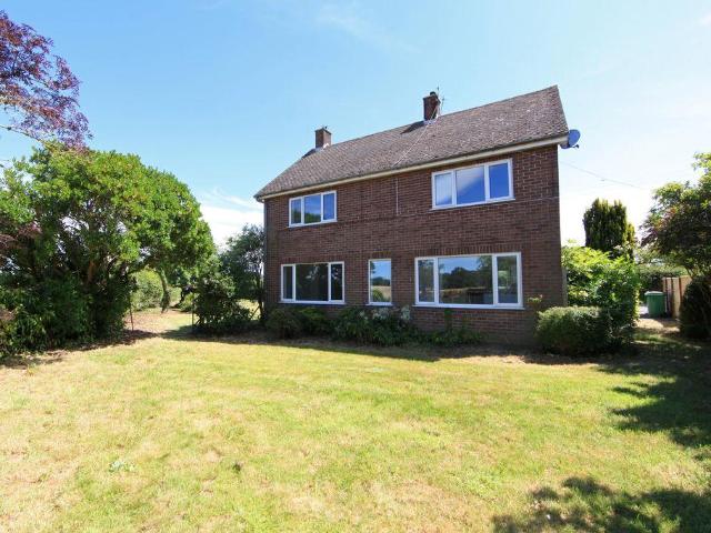 3 bedroom detached house for sale