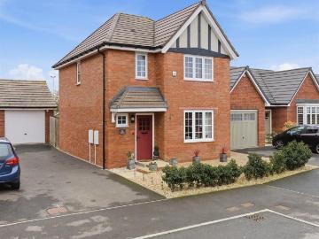 House for sale in Burhill - Equipped kitchen