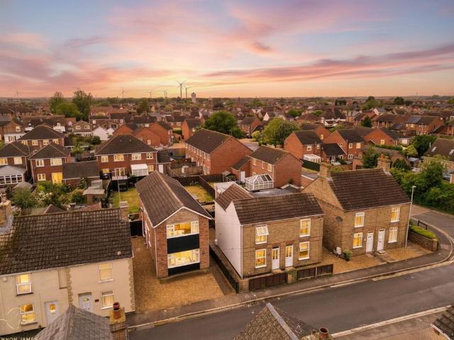 3 bedroom detached house for sale