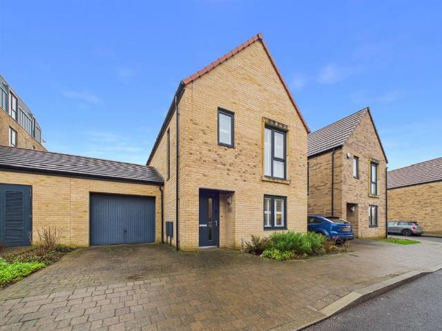 3 bedroom detached house for sale