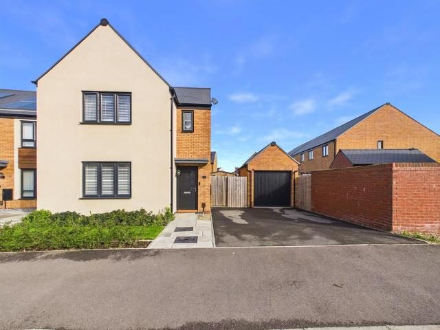 3 bedroom detached house for sale