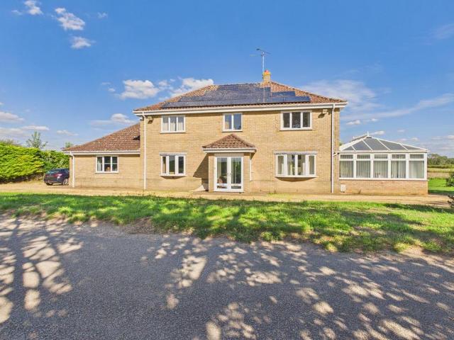 3 bedroom detached house for sale