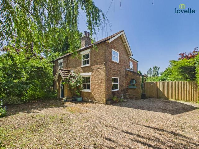 3 bedroom detached house for sale