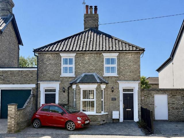 3 bedroom detached house for sale