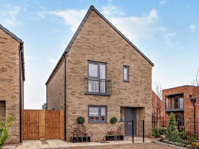 3 bedroom detached house for sale