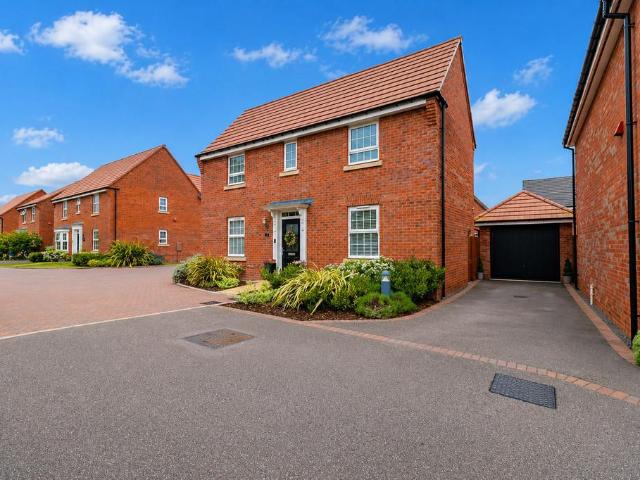 3 bedroom detached house for sale