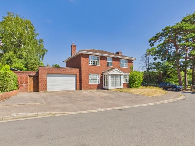 3 bedroom detached house for sale