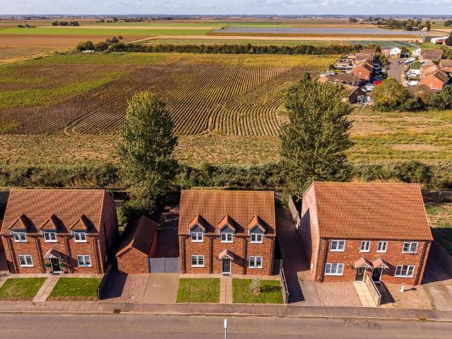 3 bedroom detached house for sale