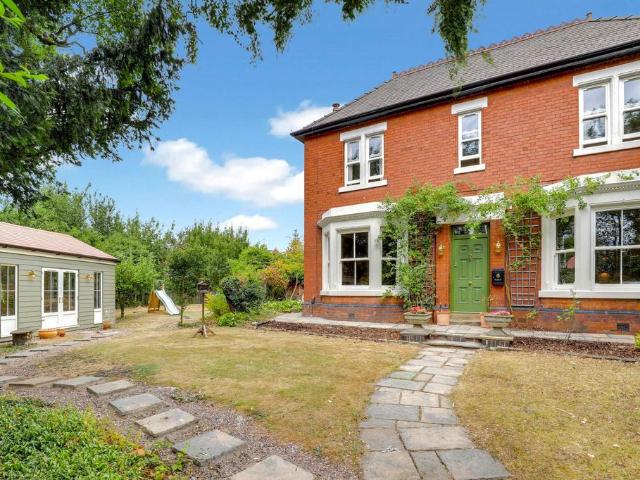 3 bedroom detached house for sale