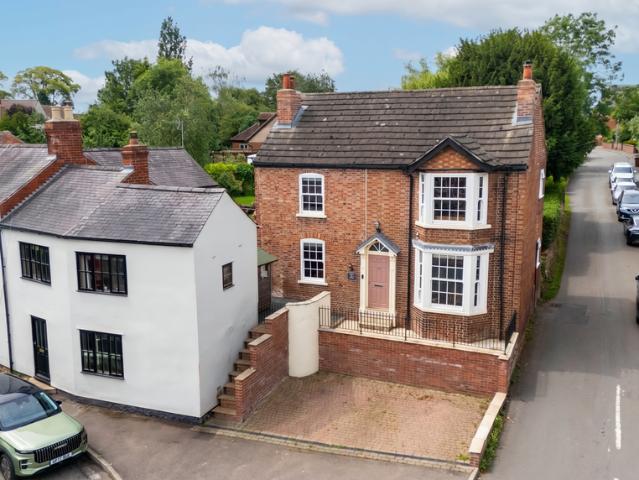 3 bedroom detached house for sale